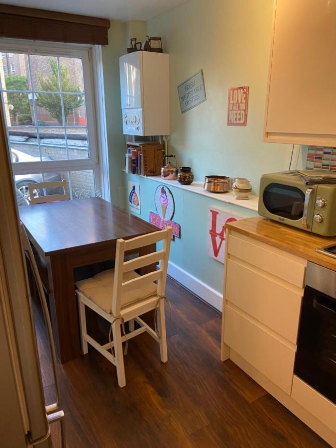 Great Rooms In An Uber Cool Flat! London Bridge エクステリア 写真