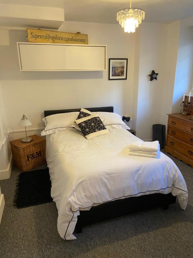 Great Rooms In An Uber Cool Flat! London Bridge エクステリア 写真