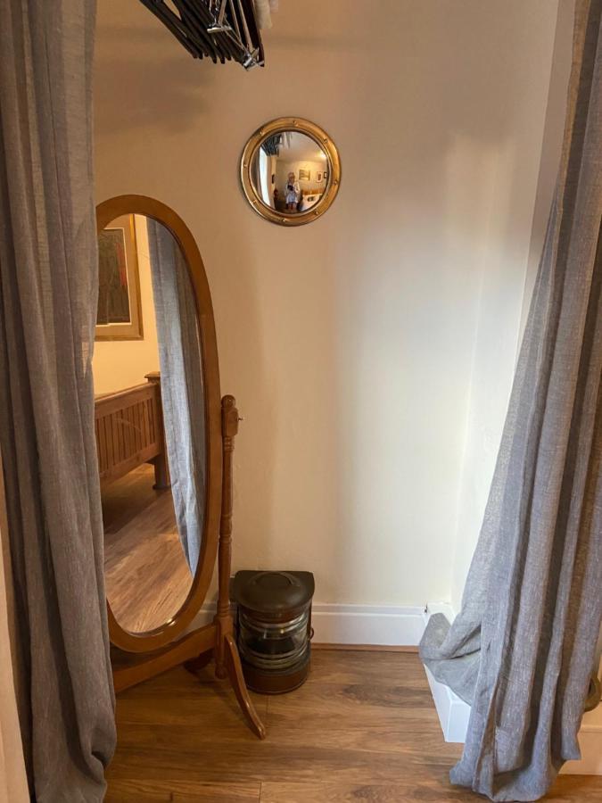 Great Rooms In An Uber Cool Flat! London Bridge エクステリア 写真